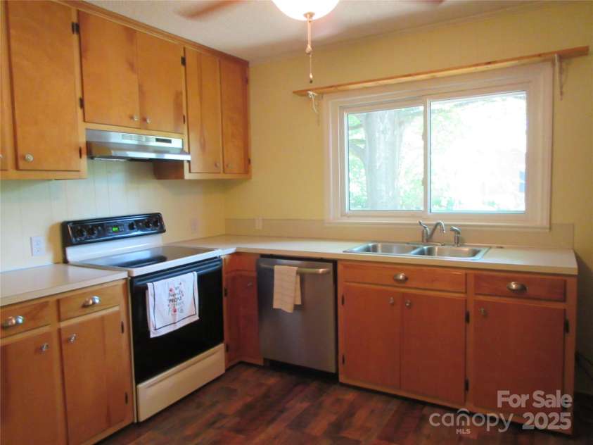 1051 Brady Avenue, Newton, NC 28658.  MLS# CAR4263738, YatesRealty ID 15893. 