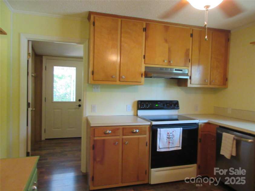 1051 Brady Avenue, Newton, NC 28658.  MLS# CAR4263738, YatesRealty ID 15893. 