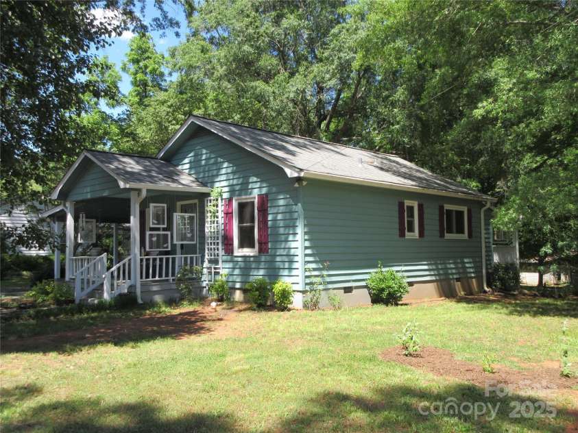 1051 Brady Avenue, Newton, NC 28658.  MLS# CAR4263738, YatesRealty ID 15893. 