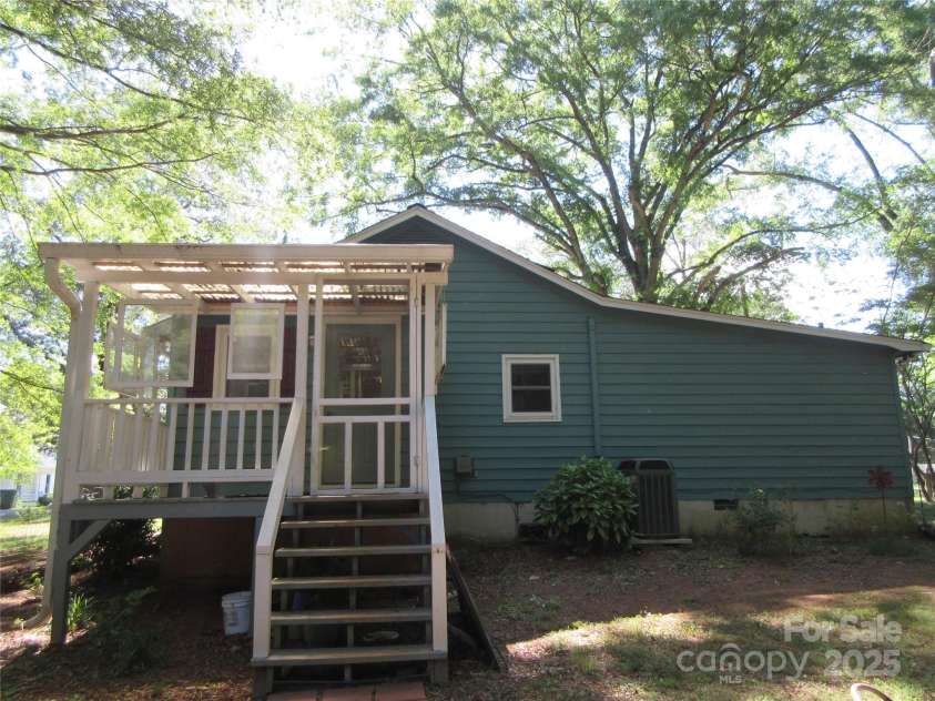1051 Brady Avenue, Newton, NC 28658.  MLS# CAR4263738, YatesRealty ID 15893. 