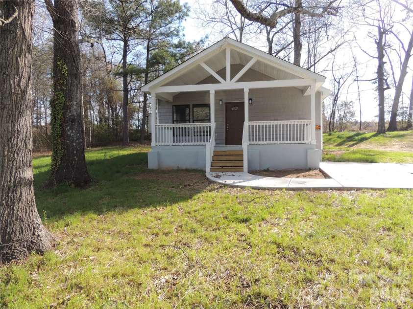 5416 Dallas High Shoals Highway, Dallas, NC 28034.  MLS# CAR4374641, YatesRealty ID 15893. 