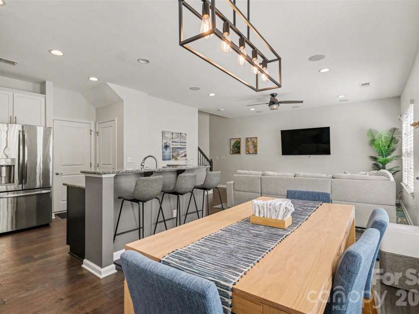 2459 Alyssa Lane, Charlotte, NC 28208.  MLS# CAR4369187, YatesRealty ID 15894. 