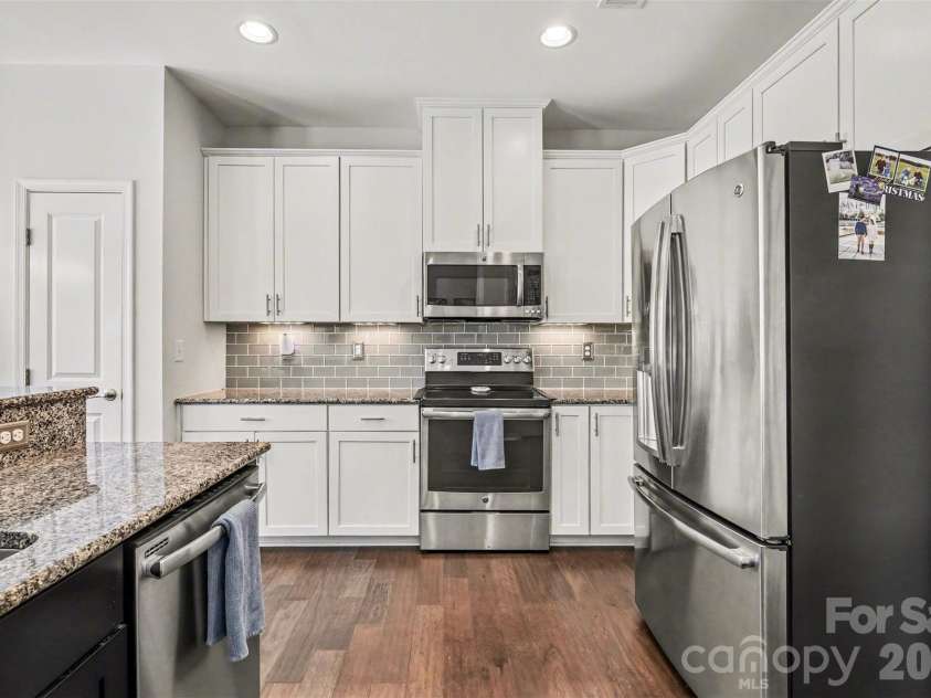 2459 Alyssa Lane, Charlotte, NC 28208.  MLS# CAR4369187, YatesRealty ID 15894. 