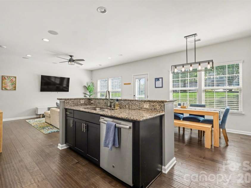 2459 Alyssa Lane, Charlotte, NC 28208.  MLS# CAR4369187, YatesRealty ID 15894. 
