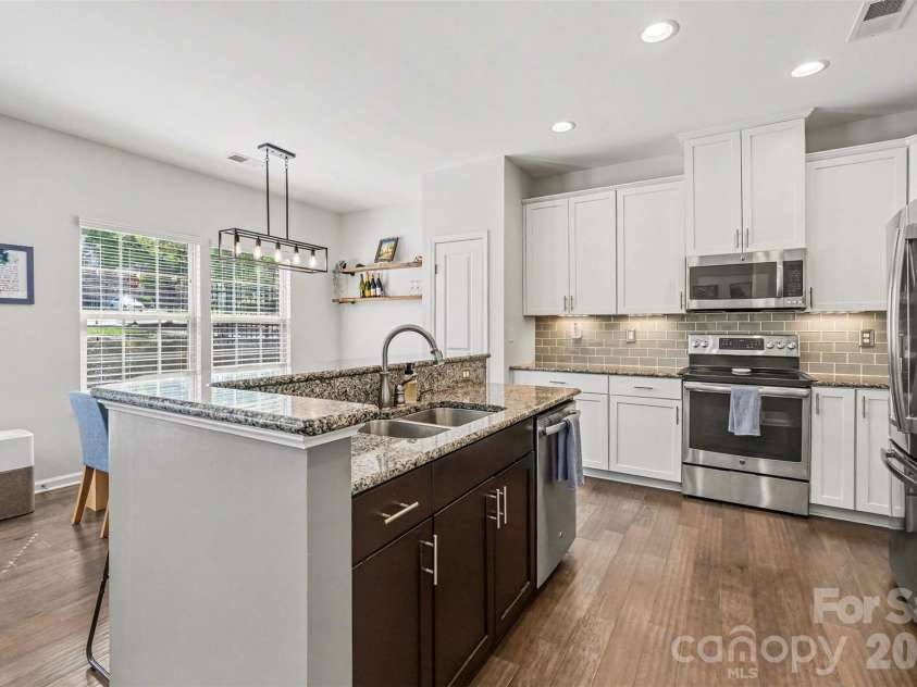 2459 Alyssa Lane, Charlotte, NC 28208.  MLS# CAR4369187, YatesRealty ID 15894. 