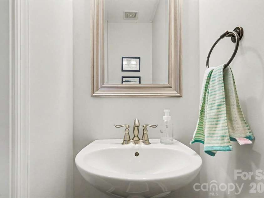 2459 Alyssa Lane, Charlotte, NC 28208.  MLS# CAR4369187, YatesRealty ID 15894. 