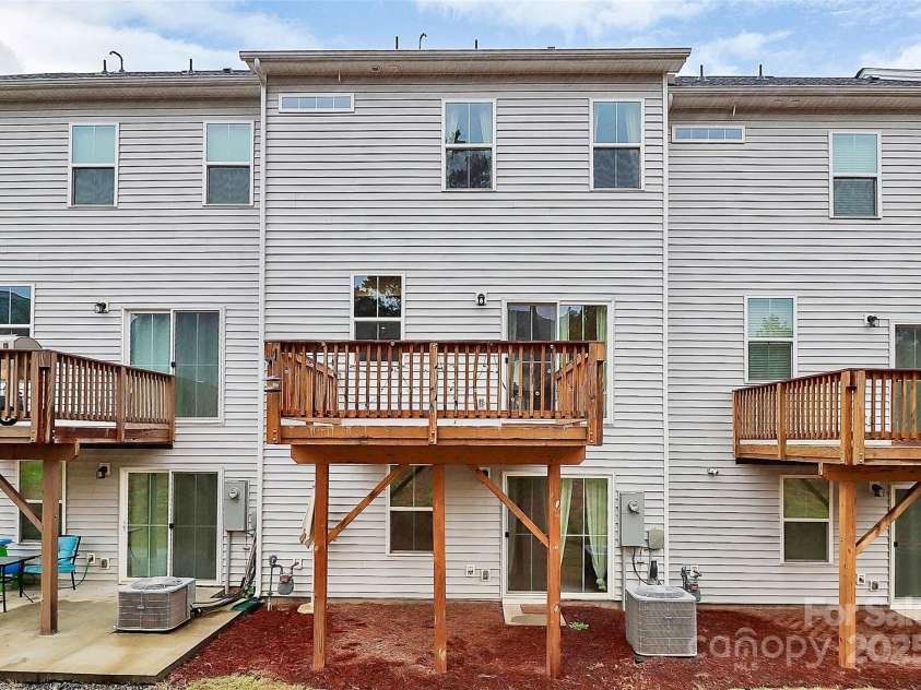 2608 Grantham Place Drive, Fort Mill, SC 29715.  MLS# CAR4198371, YatesRealty ID 15894. 