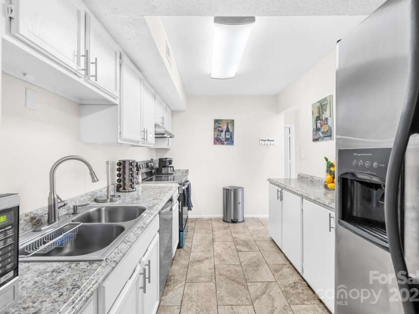 7407 Mystic Lane, Charlotte, NC 28227.  MLS# CAR4248873, YatesRealty ID 15895. 