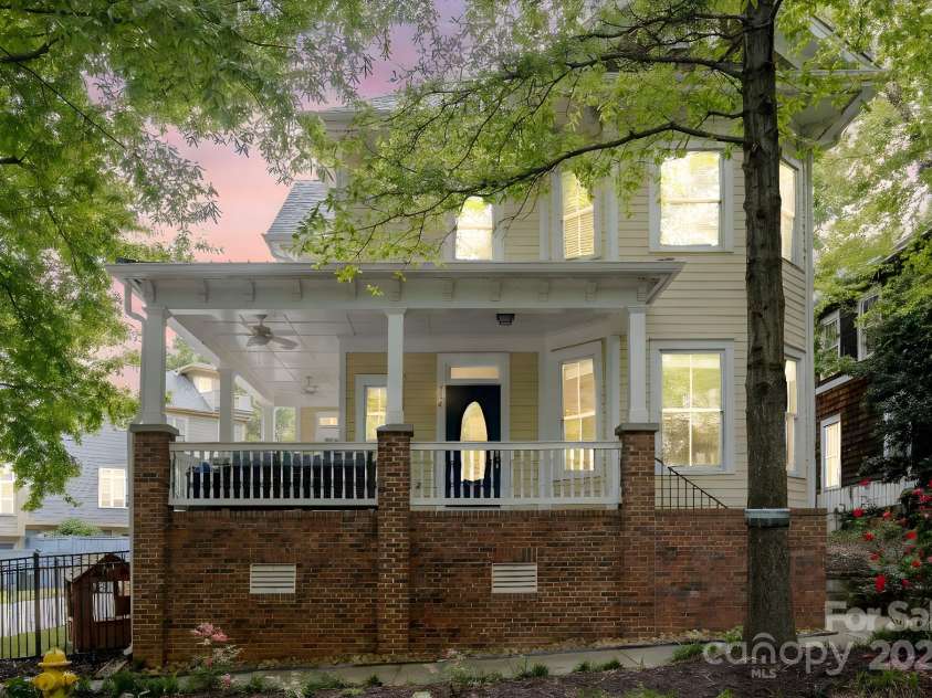 734 10th Street, Charlotte, NC 28202.  MLS# CAR4240870, YatesRealty ID 15898. 