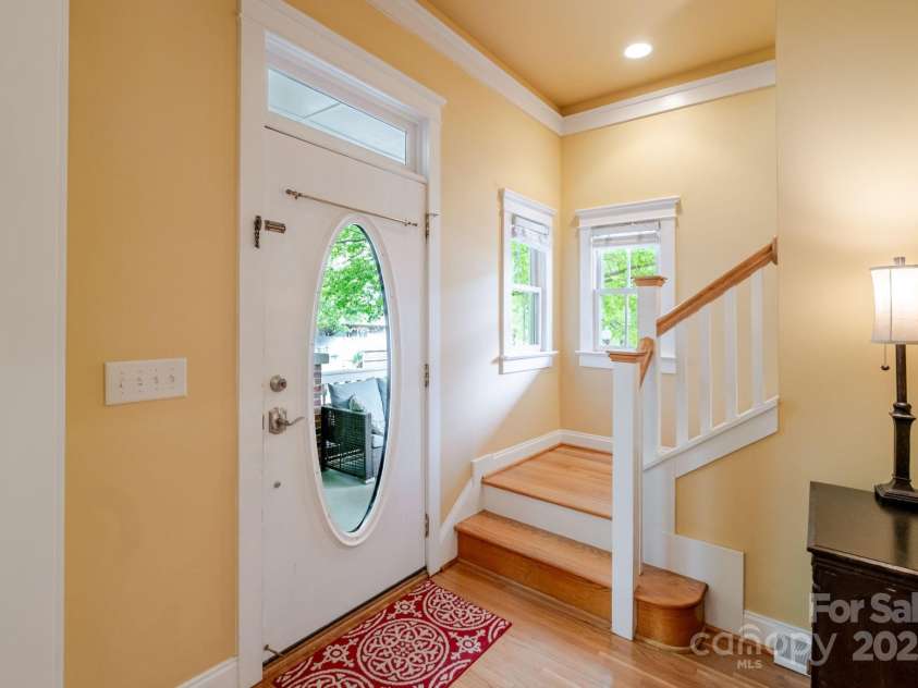 734 10th Street, Charlotte, NC 28202.  MLS# CAR4240870, YatesRealty ID 15898. 