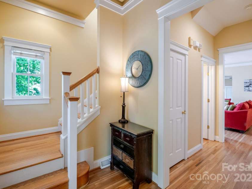 734 10th Street, Charlotte, NC 28202.  MLS# CAR4240870, YatesRealty ID 15898. 