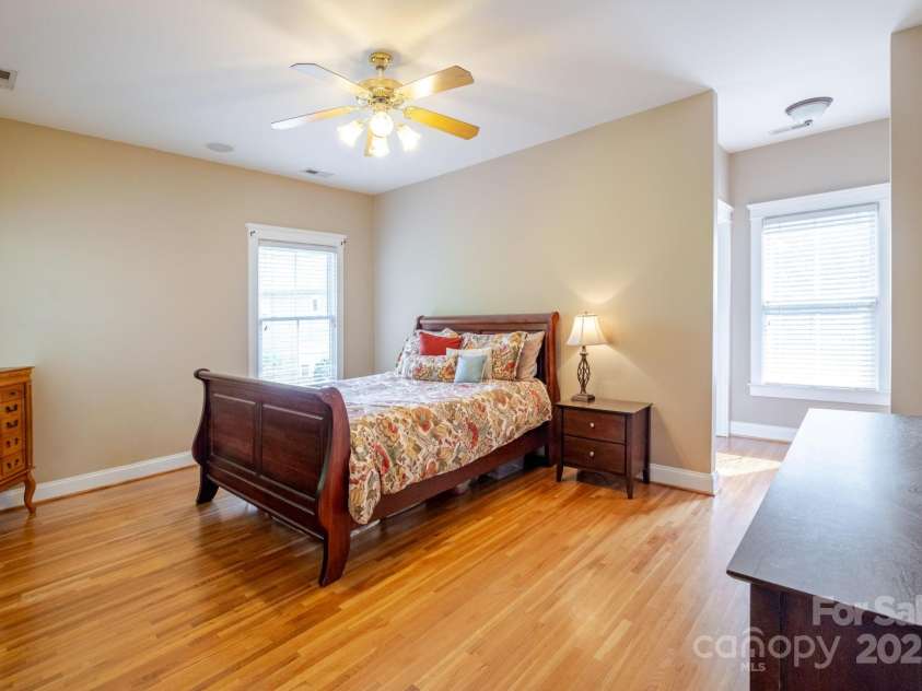 734 10th Street, Charlotte, NC 28202.  MLS# CAR4240870, YatesRealty ID 15898. 