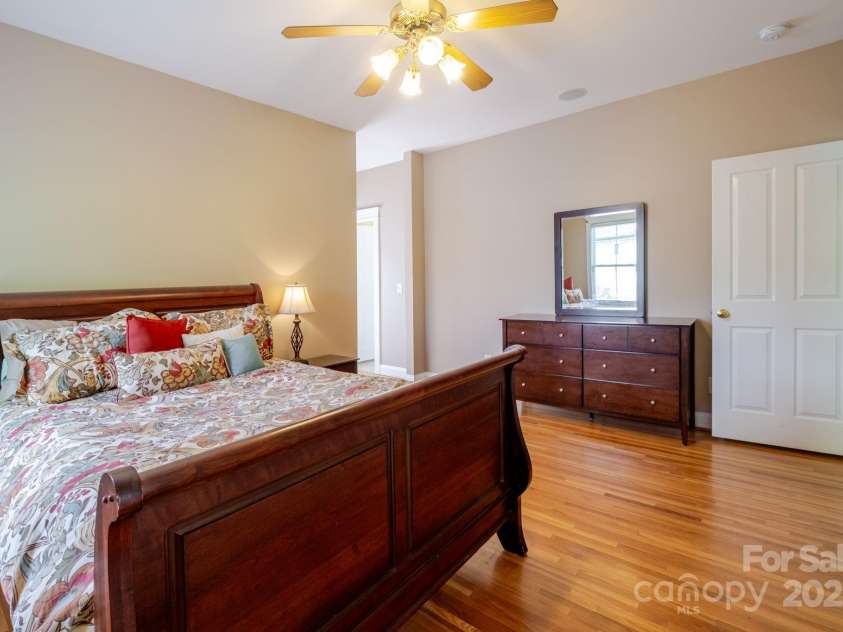 734 10th Street, Charlotte, NC 28202.  MLS# CAR4240870, YatesRealty ID 15898. 