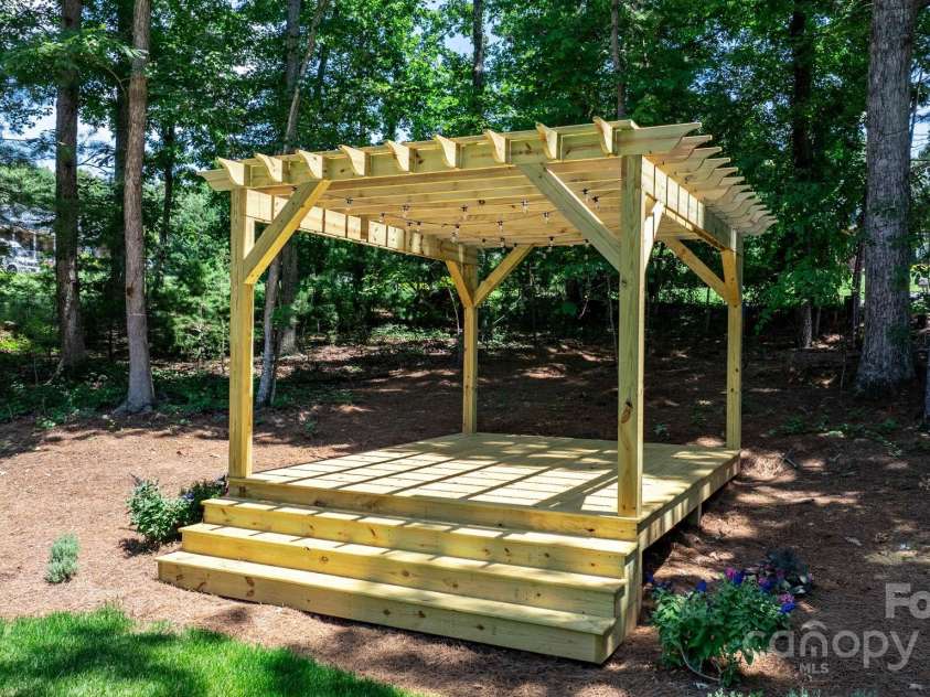 111 Greens Road, Granite Falls, NC 28630.  MLS# CAR4255784, YatesRealty ID 15899. 