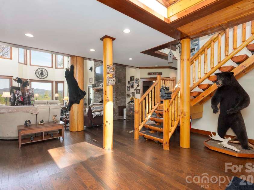 716 Peppervine Circle, Brevard, NC 28712.  MLS# CAR4374507, YatesRealty ID 15899. 