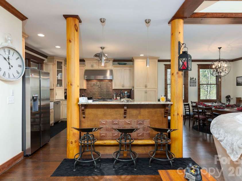 716 Peppervine Circle, Brevard, NC 28712.  MLS# CAR4374507, YatesRealty ID 15899. 
