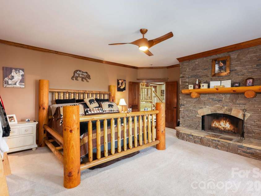 716 Peppervine Circle, Brevard, NC 28712.  MLS# CAR4374507, YatesRealty ID 15899. 