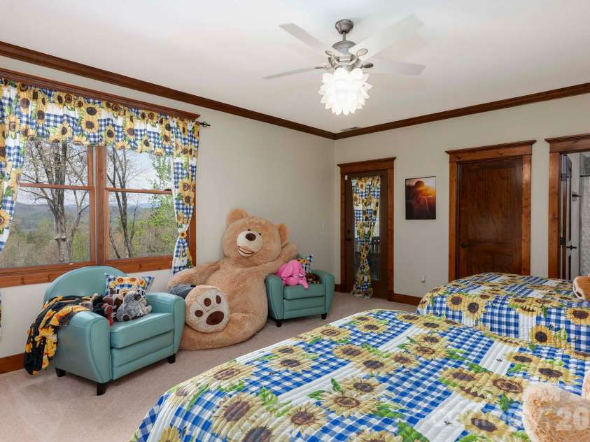 716 Peppervine Circle, Brevard, NC 28712.  MLS# CAR4374507, YatesRealty ID 15899. 