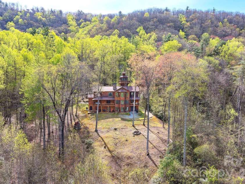 716 Peppervine Circle, Brevard, NC 28712.  MLS# CAR4374507, YatesRealty ID 15899. 