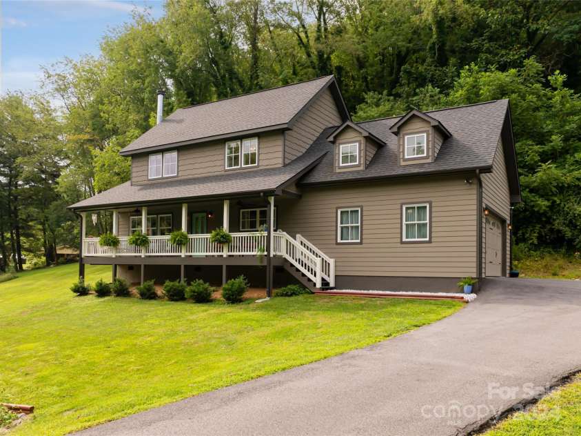 144 Golf Course Road, Waynesville, NC 28786.  MLS# CAR4164891, YatesRealty ID 159. 