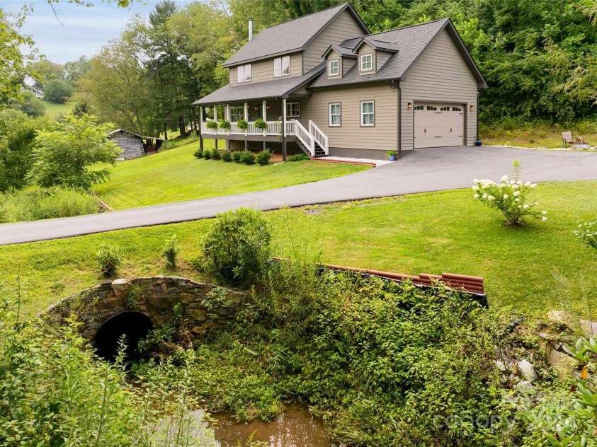 144 Golf Course Road, Waynesville, NC 28786.  MLS# CAR4164891, YatesRealty ID 159. 