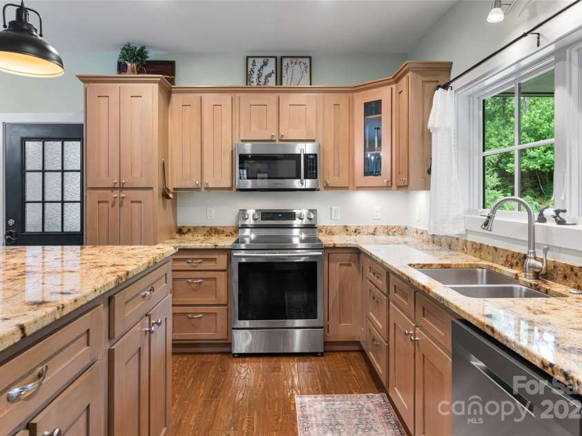 144 Golf Course Road, Waynesville, NC 28786.  MLS# CAR4164891, YatesRealty ID 159. 