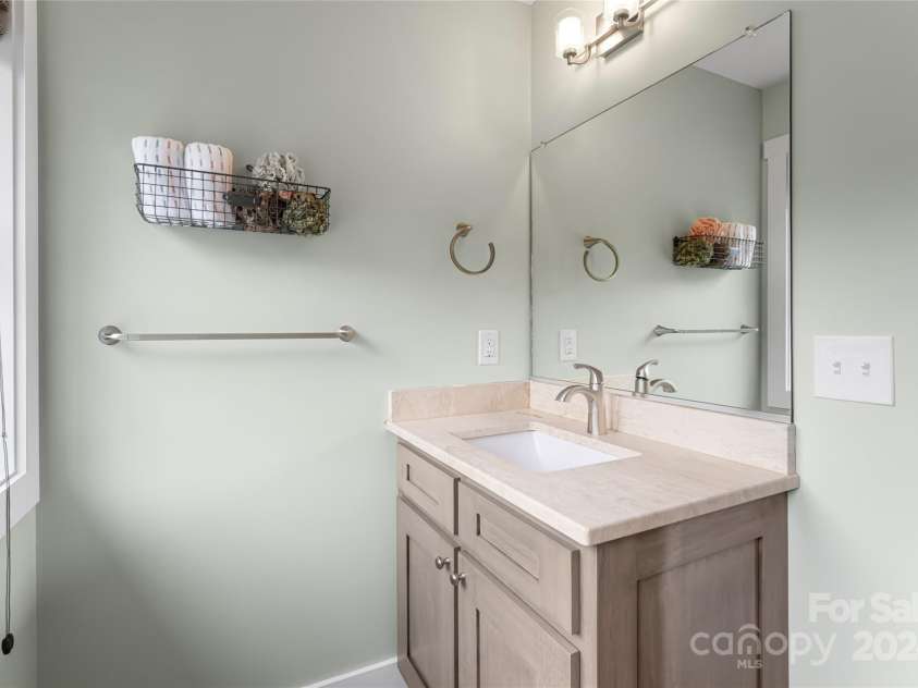 144 Golf Course Road, Waynesville, NC 28786.  MLS# CAR4164891, YatesRealty ID 159. 