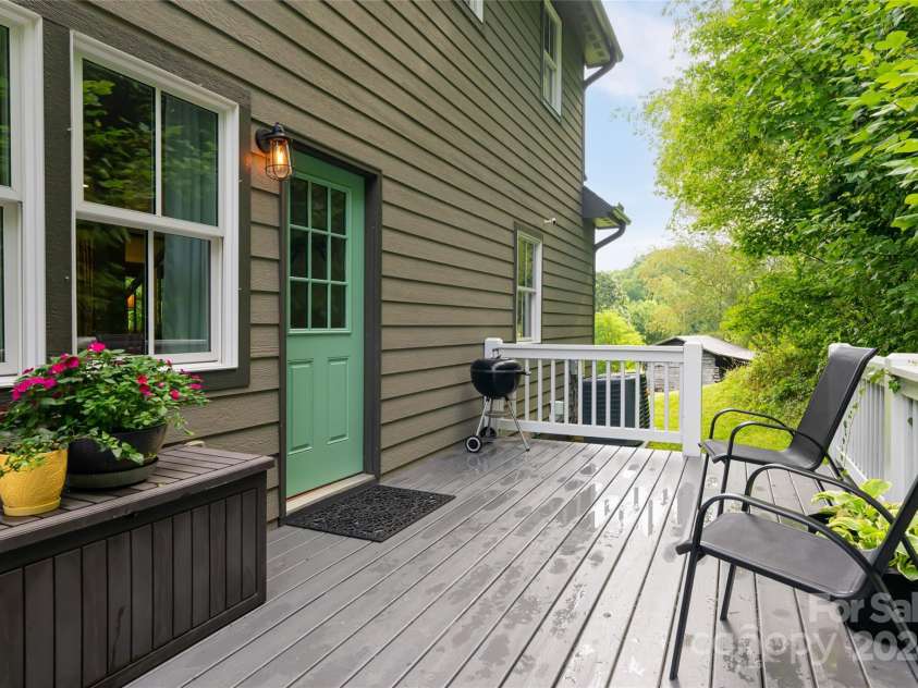 144 Golf Course Road, Waynesville, NC 28786.  MLS# CAR4164891, YatesRealty ID 159. 