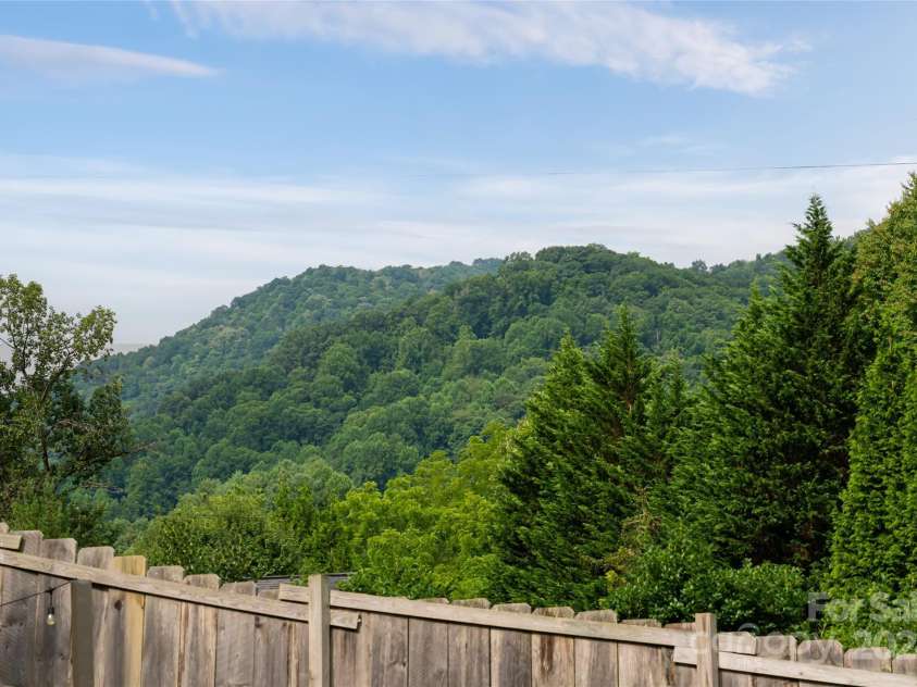144 Golf Course Road, Waynesville, NC 28786.  MLS# CAR4164891, YatesRealty ID 159. 