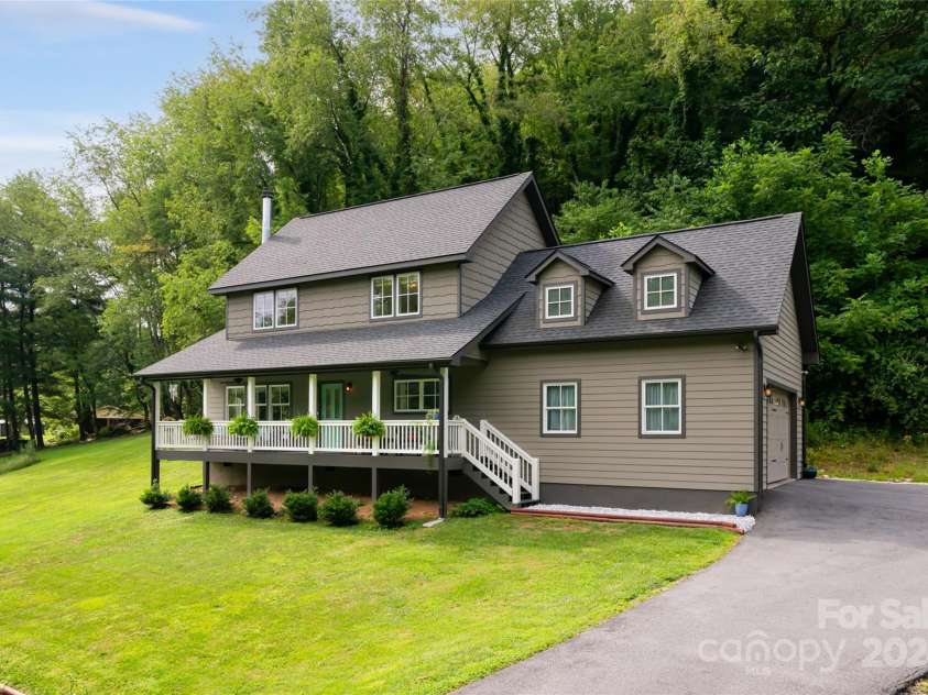 144 Golf Course Road, Waynesville, NC 28786.  MLS# CAR4164891, YatesRealty ID 159. 