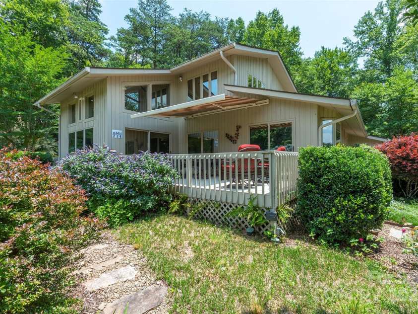 141 Courtland Court, Lake Lure, NC 28746.  MLS# CAR4274567, YatesRealty ID 1590. 