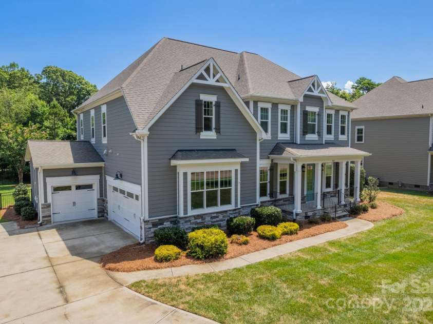 142 Tuscany Trail, Mooresville, NC 28117.  MLS# CAR4230822, YatesRealty ID 1590. Everyone Has A Parking Spot