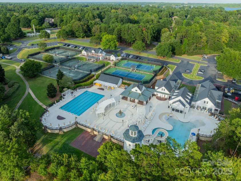 142 Tuscany Trail, Mooresville, NC 28117.  MLS# CAR4230822, YatesRealty ID 1590. Hard and Clay Courts