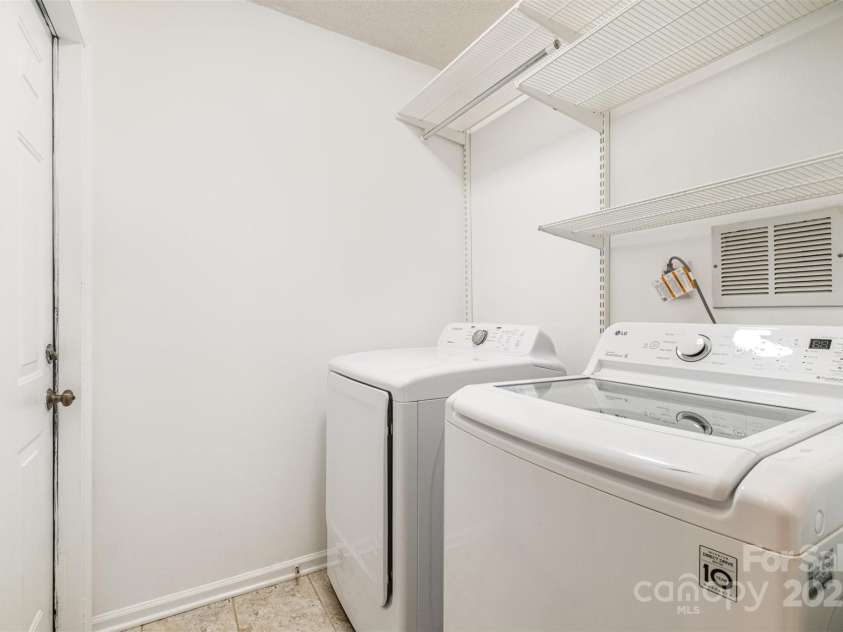 3505 Frostmoor Place, Charlotte, NC 28269.  MLS# CAR4259668, YatesRealty ID 15900. 