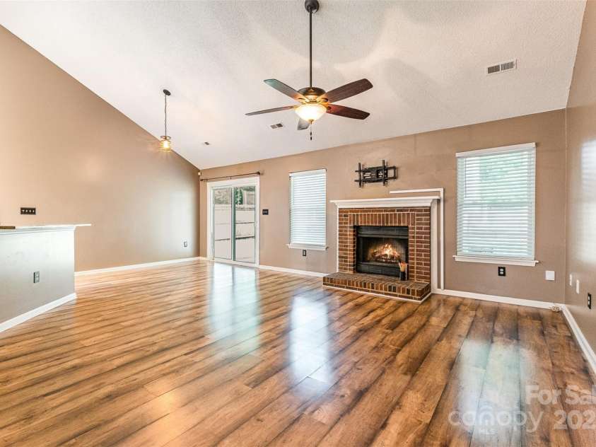 3505 Frostmoor Place, Charlotte, NC 28269.  MLS# CAR4259668, YatesRealty ID 15900. 