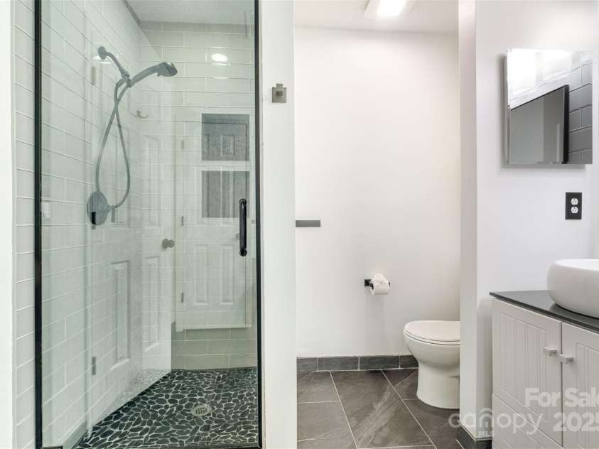 3505 Frostmoor Place, Charlotte, NC 28269.  MLS# CAR4259668, YatesRealty ID 15900. 