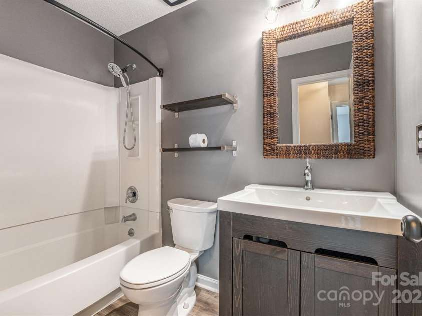 3505 Frostmoor Place, Charlotte, NC 28269.  MLS# CAR4259668, YatesRealty ID 15900. 