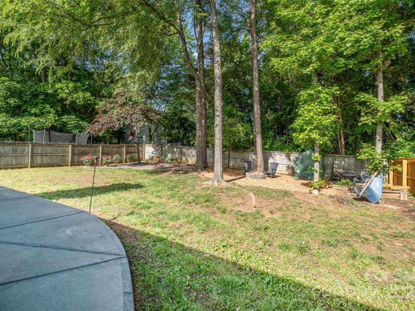 3505 Frostmoor Place, Charlotte, NC 28269.  MLS# CAR4259668, YatesRealty ID 15900. 
