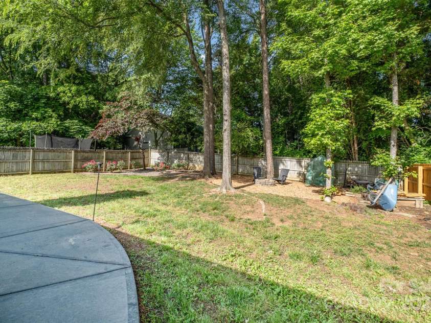 3505 Frostmoor Place, Charlotte, NC 28269.  MLS# CAR4259668, YatesRealty ID 15900. 