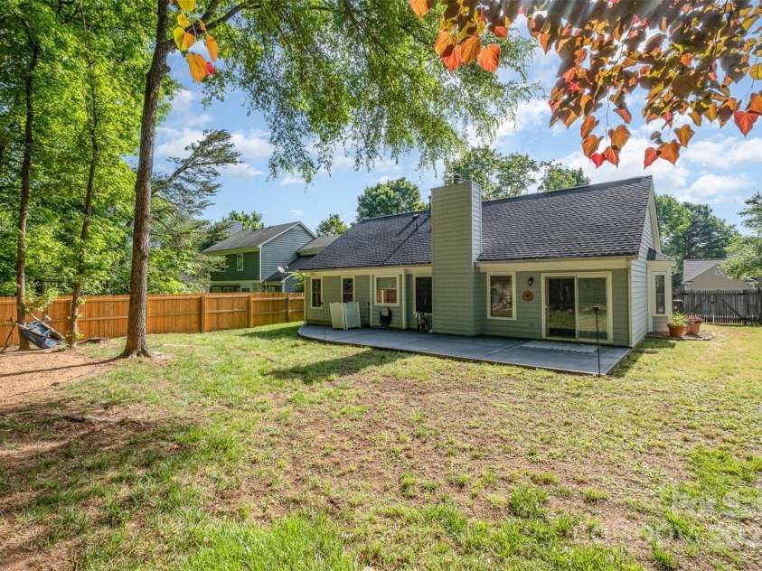 3505 Frostmoor Place, Charlotte, NC 28269.  MLS# CAR4259668, YatesRealty ID 15900. 
