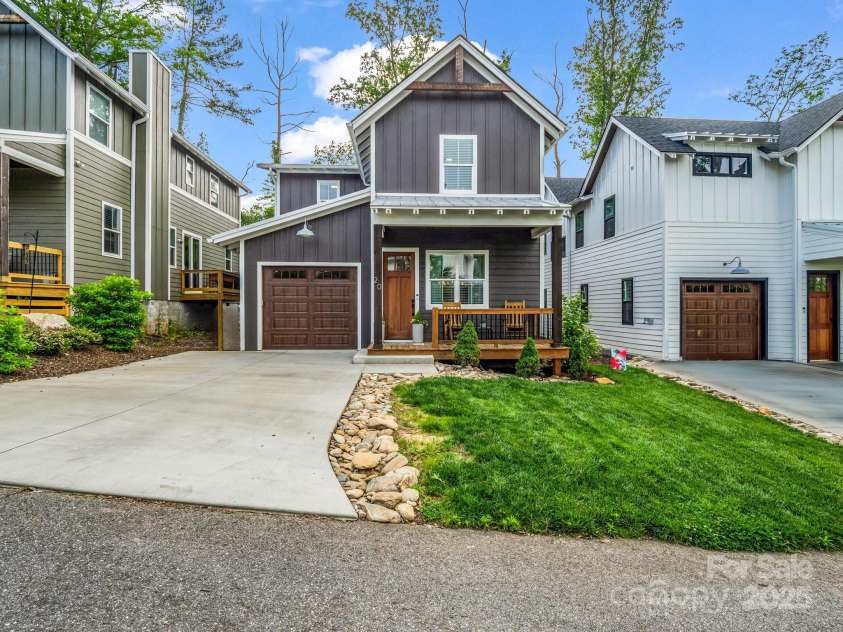 20 Phillip Lane, Arden, NC 28704.  MLS# CAR4259967, YatesRealty ID 15901. 