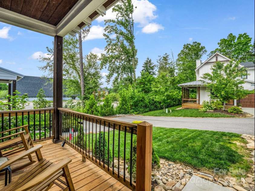 20 Phillip Lane, Arden, NC 28704.  MLS# CAR4259967, YatesRealty ID 15901. 
