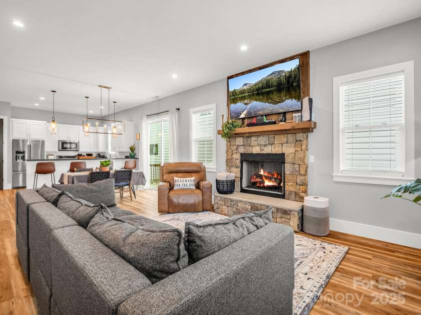20 Phillip Lane, Arden, NC 28704.  MLS# CAR4259967, YatesRealty ID 15901. 