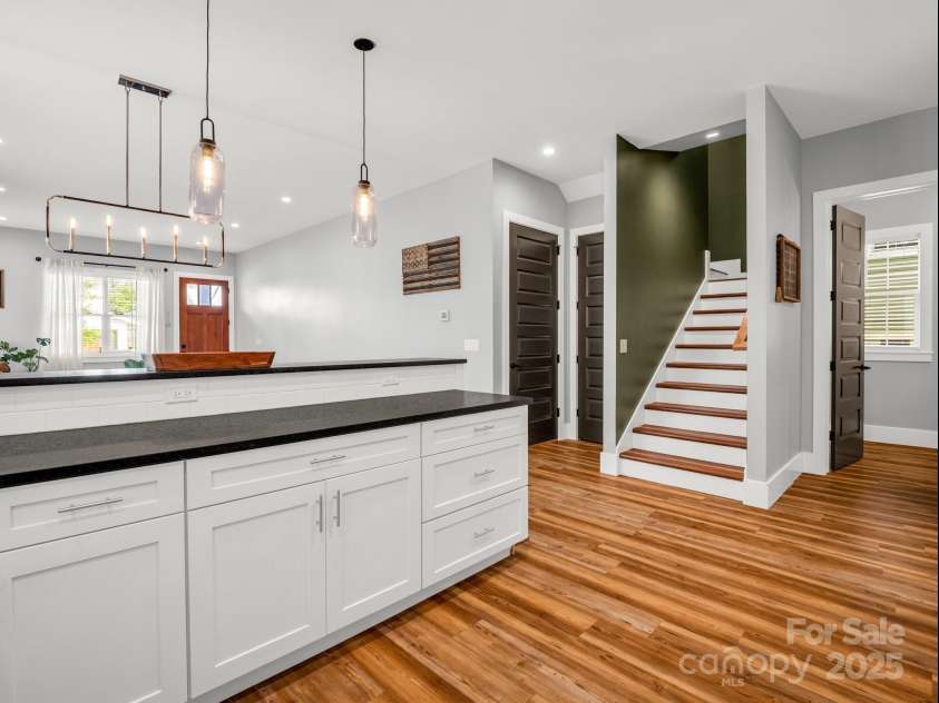 20 Phillip Lane, Arden, NC 28704.  MLS# CAR4259967, YatesRealty ID 15901. 