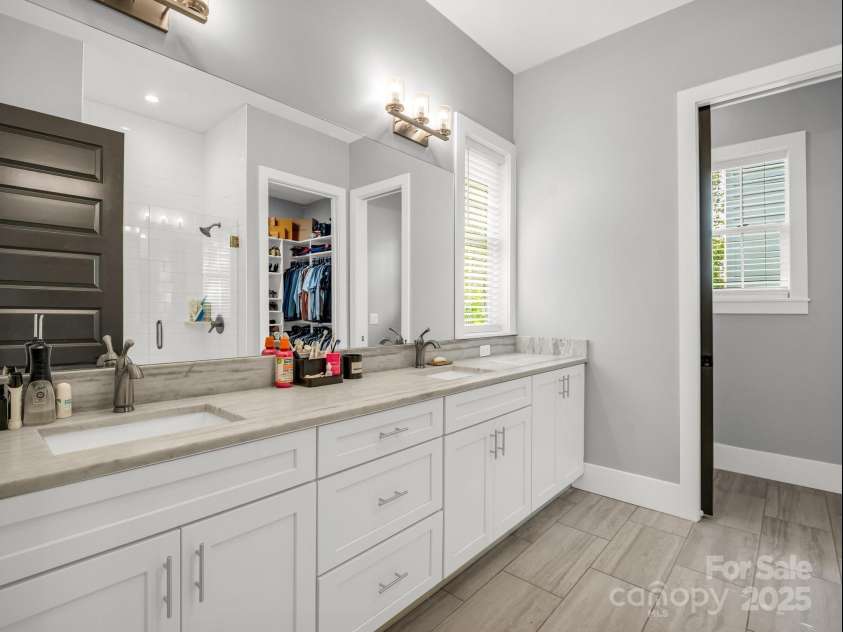 20 Phillip Lane, Arden, NC 28704.  MLS# CAR4259967, YatesRealty ID 15901. 