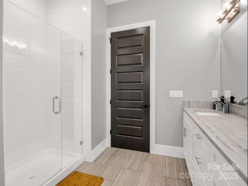 20 Phillip Lane, Arden, NC 28704.  MLS# CAR4259967, YatesRealty ID 15901. 