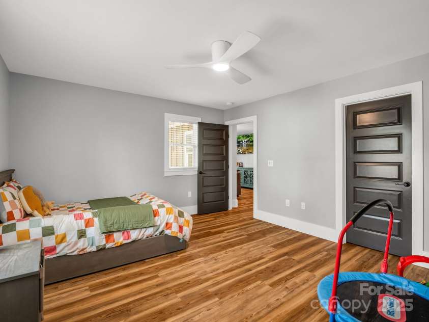 20 Phillip Lane, Arden, NC 28704.  MLS# CAR4259967, YatesRealty ID 15901. 