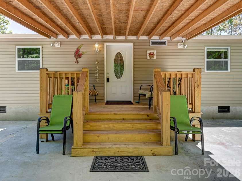 2275 Lamb Mountain Road, Hendersonville, NC 28792.  MLS# CAR4374326, YatesRealty ID 15901. 
