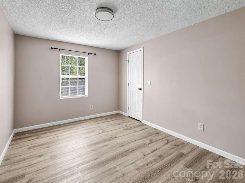 2275 Lamb Mountain Road, Hendersonville, NC 28792.  MLS# CAR4374326, YatesRealty ID 15901. 