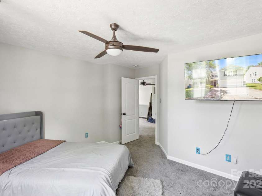 5611 Hammermill Drive, Harrisburg, NC 28075.  MLS# CAR4247140, YatesRealty ID 15902. 